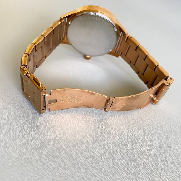 Women's Fossil Watch with Date Dial Gold Tone BQ1108 - Picture 3 of 13